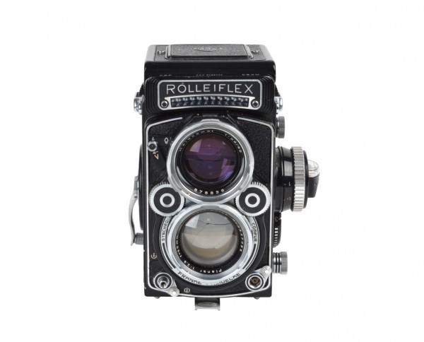 This Rolleiflex 2.8F incl. original leather case and lens cap | refurbished incl. 12 months warranty