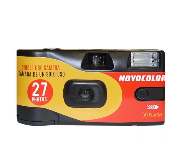 Novocolor Einwegkamera ISO 400 mit 27 Aufnahmen und integriertem Blitzlicht